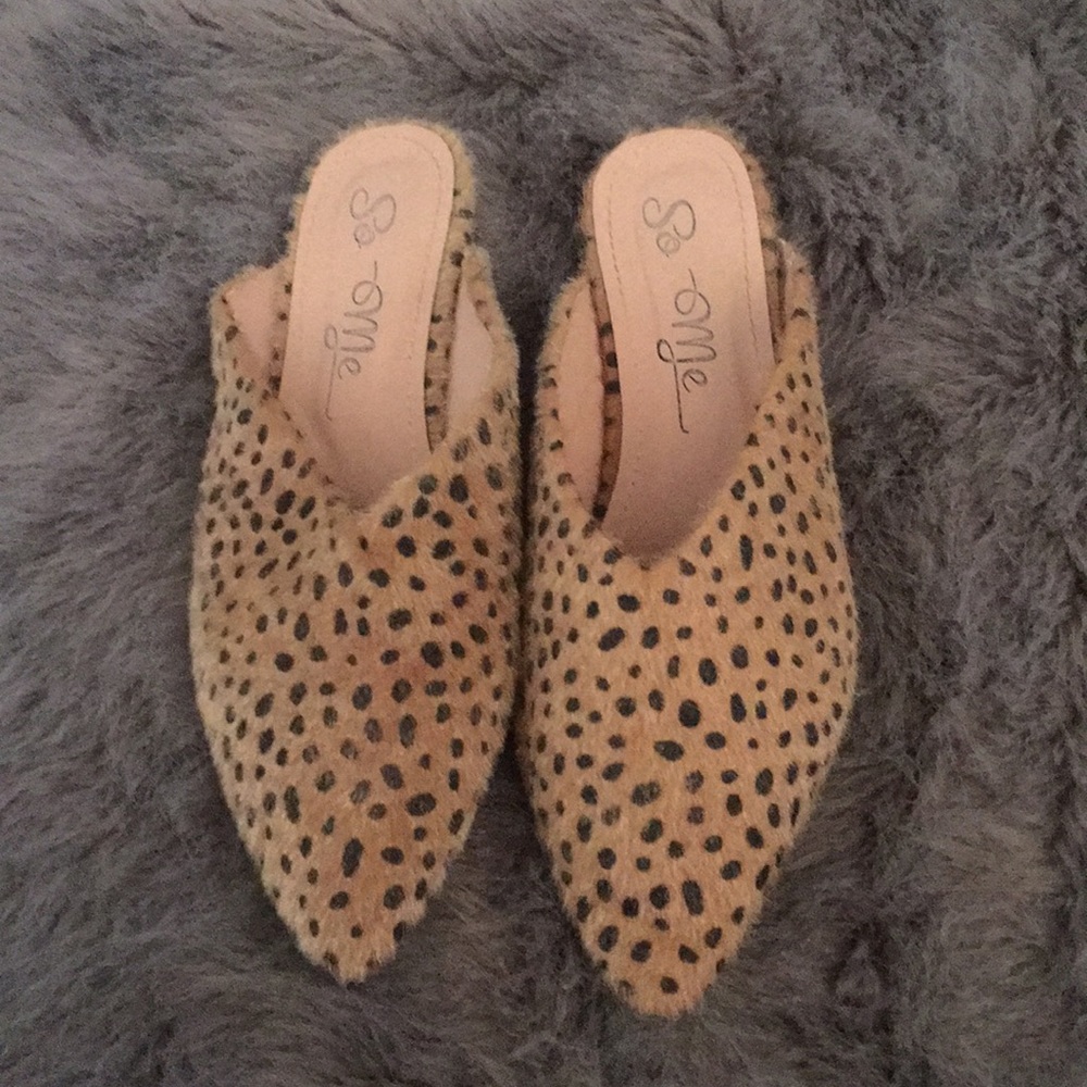 6.5 so me mule flats with animal print fur